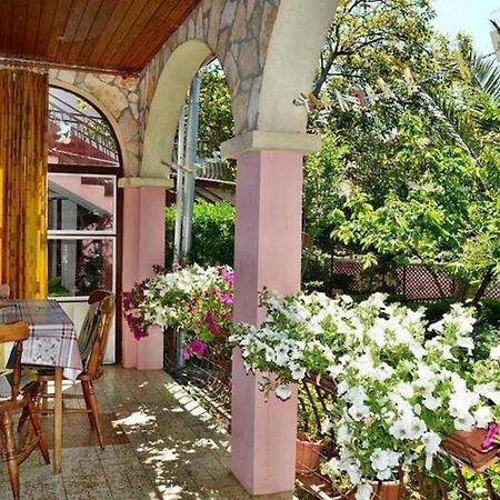 Apartments Pavlina Стариград-Пакленица Экстерьер фото